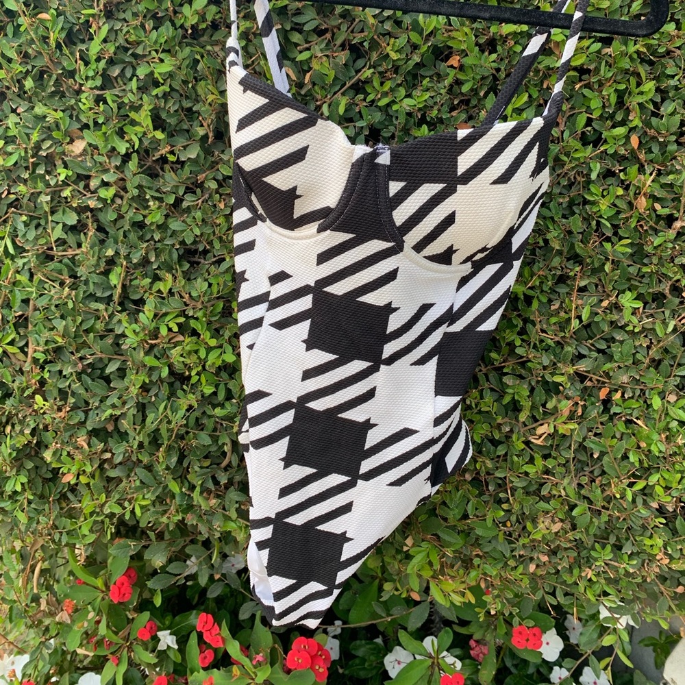 Women’s bathing suit